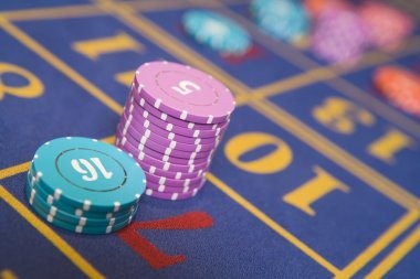 wargapoker mobile app interface showing slots and sportsbook markets